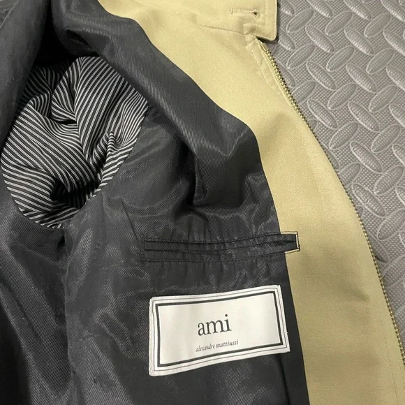 Ami Jacket - Picture 3 of 5